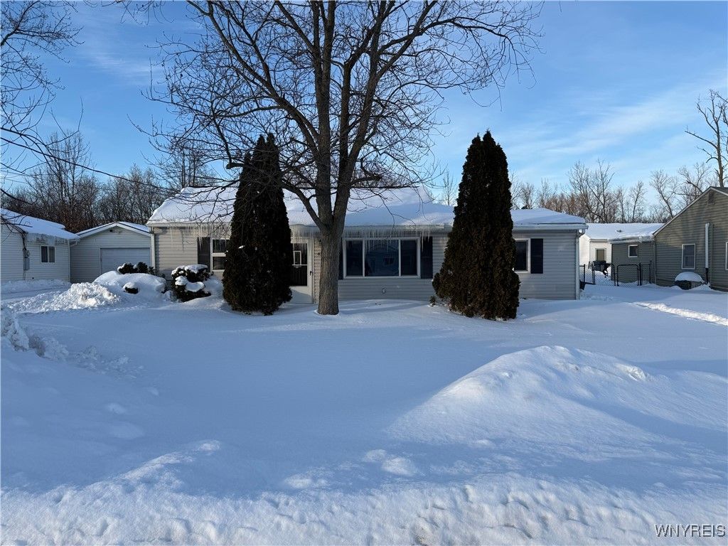 4320 Isherwood Drive, Niagara, NY 14305