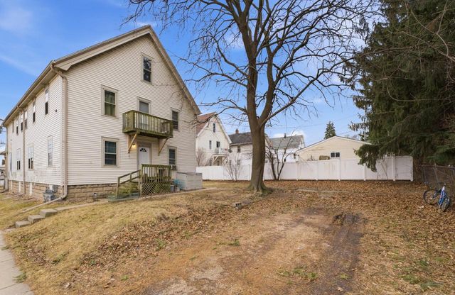 1601 S 85th STREET, West Allis, WI 53214