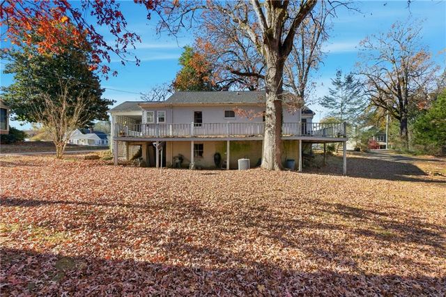 620 Washington Street, Clarkesville, GA 30523