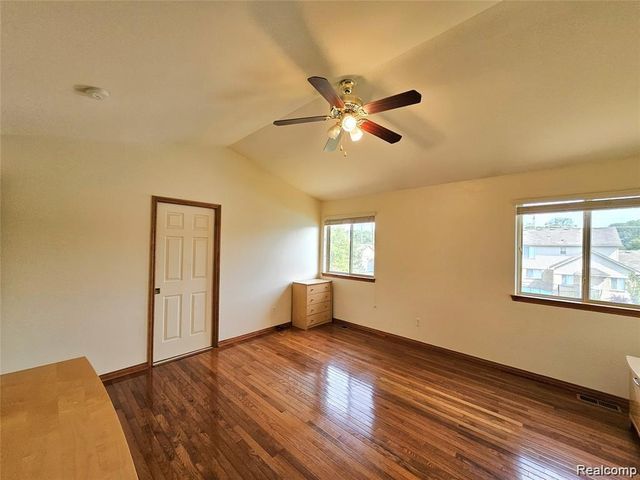 15801 Toulouse, Fraser, MI 48026
