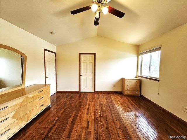 15801 Toulouse, Fraser, MI 48026