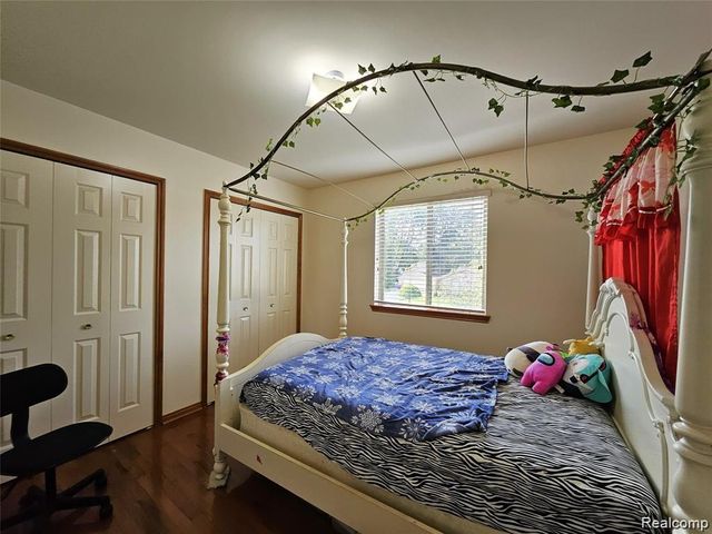 15801 Toulouse, Fraser, MI 48026