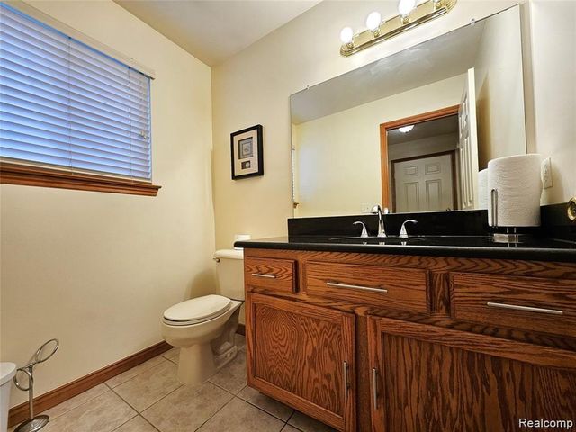 15801 Toulouse, Fraser, MI 48026