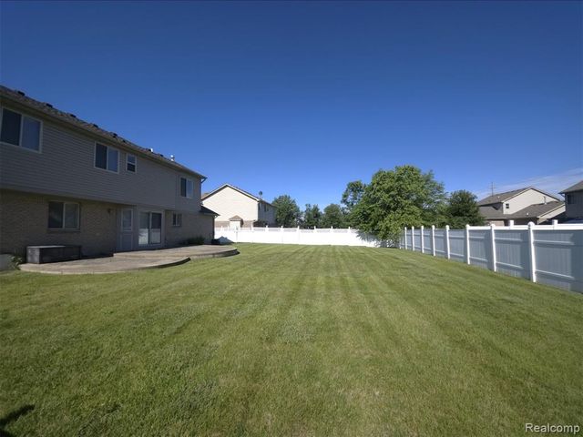 15801 Toulouse, Fraser, MI 48026