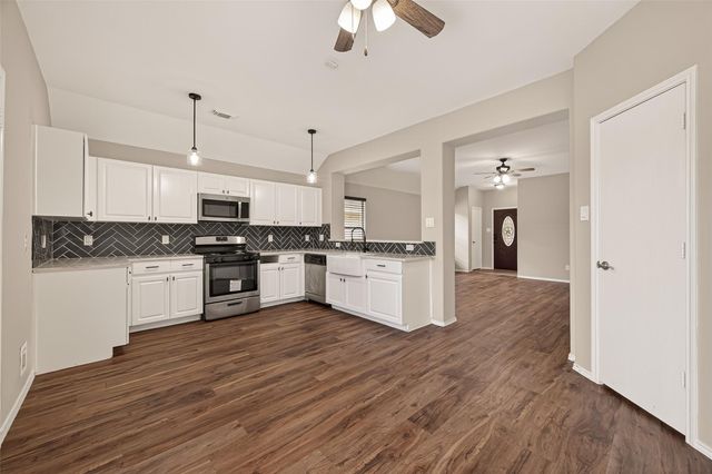 9418 Belleclaire Lane, Houston, TX 77044