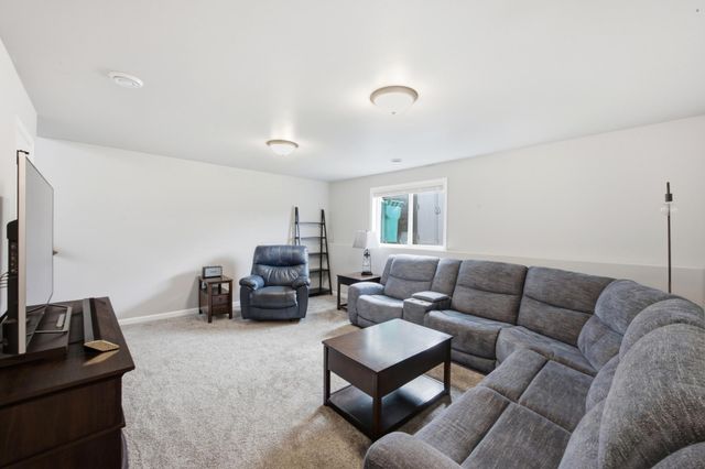 6717 71st Avenue S, Horace, ND 58047