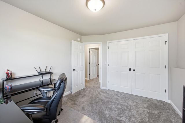 6717 71st Avenue S, Horace, ND 58047
