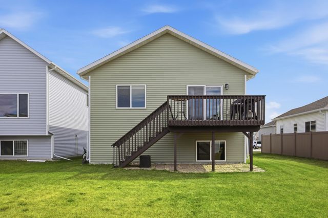 6717 71st Avenue S, Horace, ND 58047