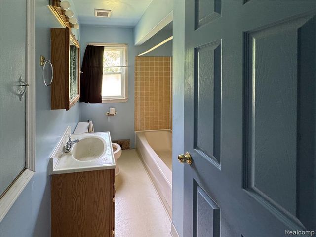 921 Venoy, Garden City, MI 48135