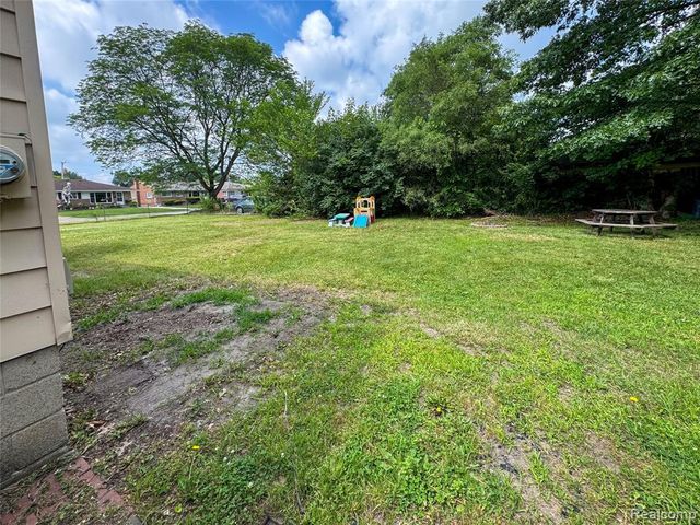 921 Venoy, Garden City, MI 48135