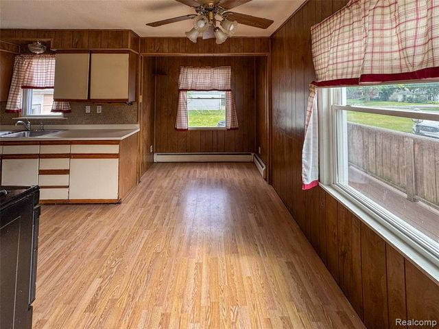921 Venoy, Garden City, MI 48135