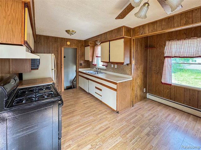 921 Venoy, Garden City, MI 48135