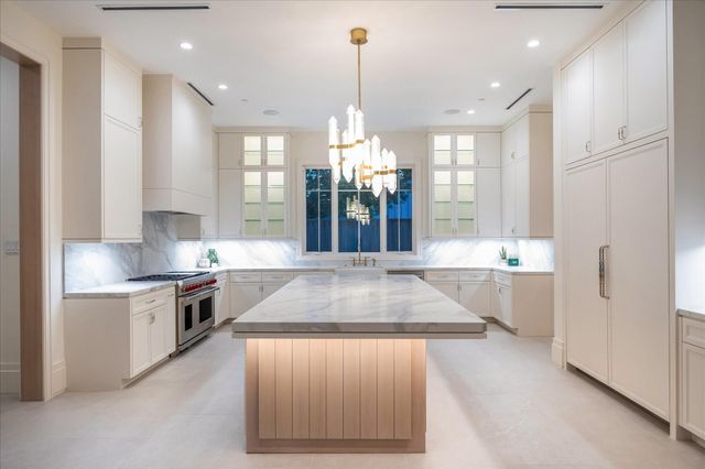 11607 Shady Grove Lane, Houston, TX 77024