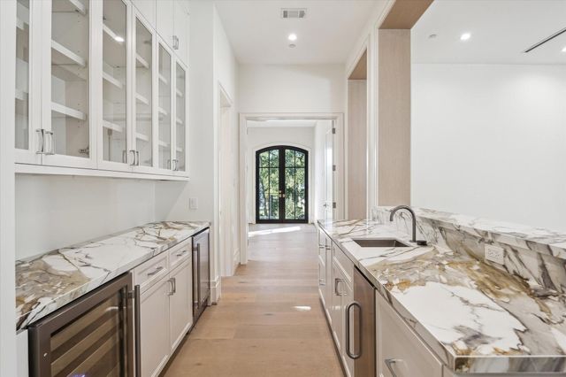 11607 Shady Grove Lane, Houston, TX 77024