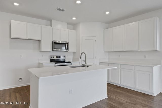 5700 LAGOON CRUISE Way, Jacksonville, FL 32234