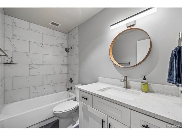 775 S Alton Way 5D, Denver, CO 80247
