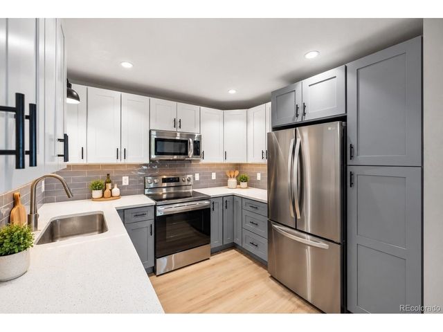 775 S Alton Way 5D, Denver, CO 80247