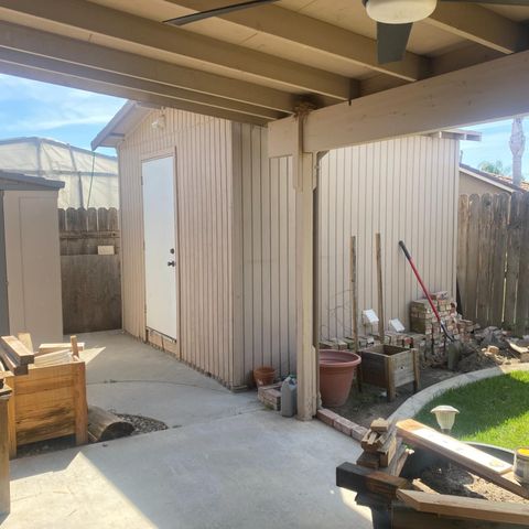 1095 Skyway Ct, Turlock, CA 95380