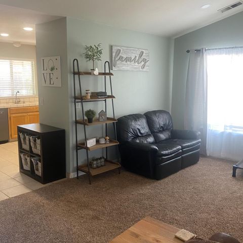 1095 Skyway Ct, Turlock, CA 95380