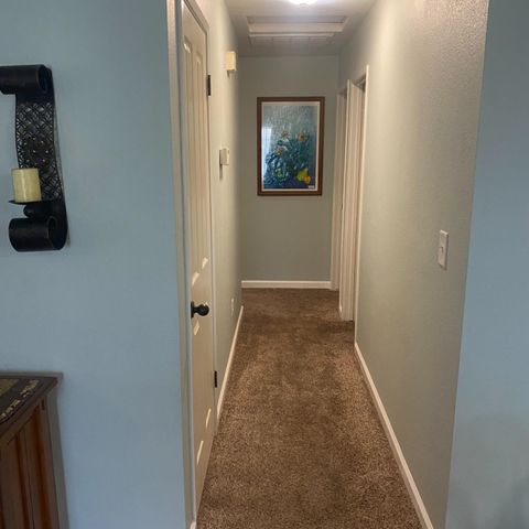 1095 Skyway Ct, Turlock, CA 95380