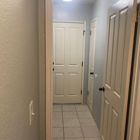 1095 Skyway Ct, Turlock, CA 95380