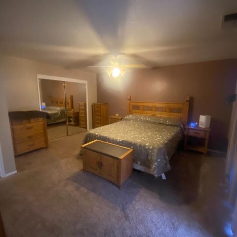 1095 Skyway Ct, Turlock, CA 95380