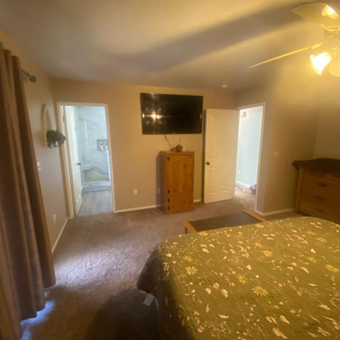 1095 Skyway Ct, Turlock, CA 95380