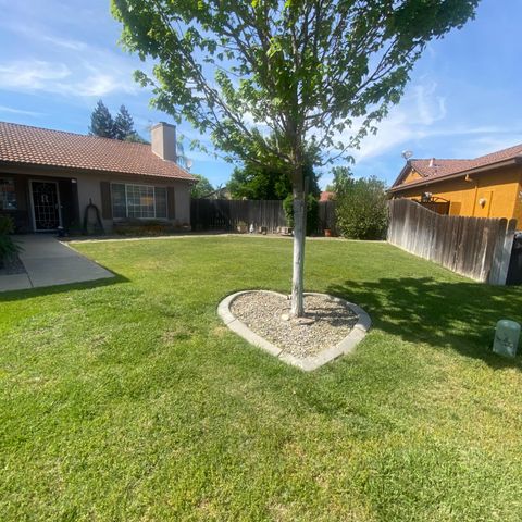 1095 Skyway Ct, Turlock, CA 95380