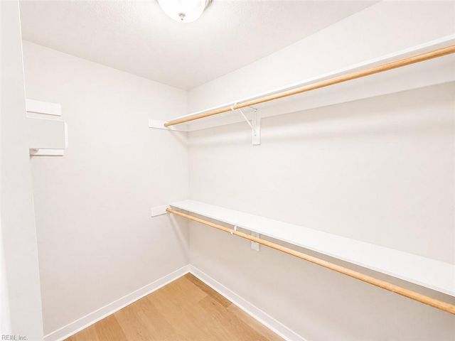 1390 Sebastian CT, Chesapeake, VA 23322