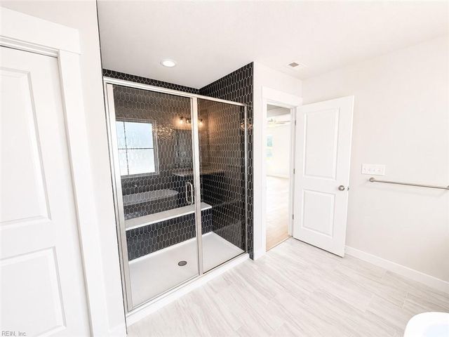 1390 Sebastian CT, Chesapeake, VA 23322