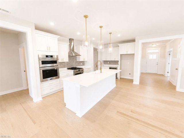 1390 Sebastian CT, Chesapeake, VA 23322