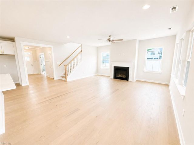 1390 Sebastian CT, Chesapeake, VA 23322