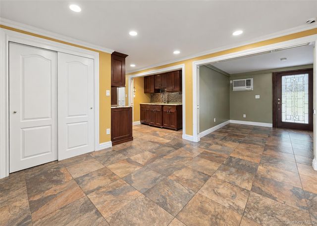 685 Carlls Path, Deer Park, NY 11729