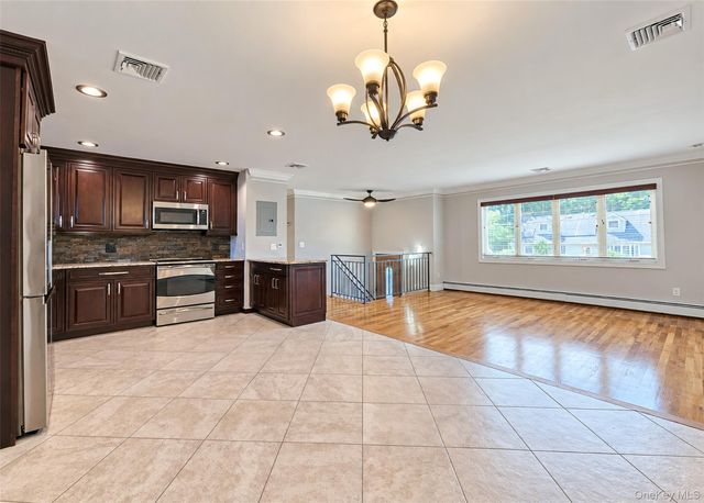 685 Carlls Path, Deer Park, NY 11729
