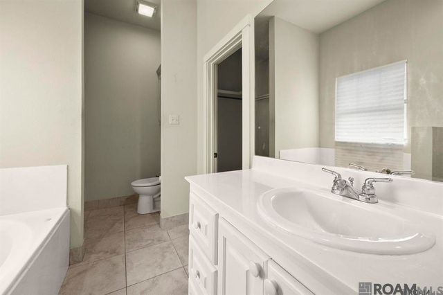 9431 Boone Dr, Baton Rouge, LA 70810