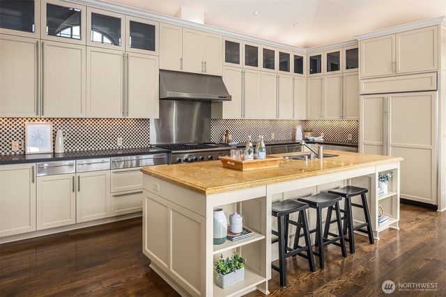 463 39th Avenue E, Seattle, WA 98112