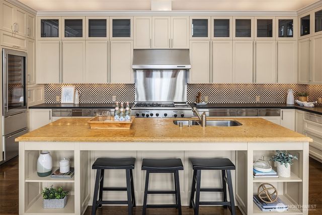 463 39th Avenue E, Seattle, WA 98112