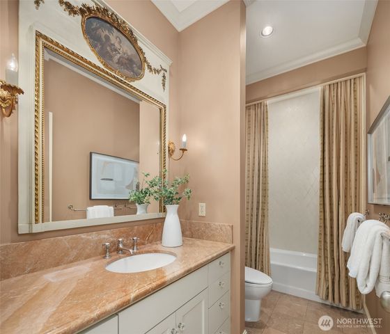 463 39th Avenue E, Seattle, WA 98112