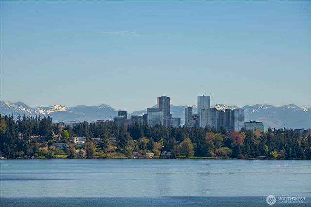 463 39th Avenue E, Seattle, WA 98112