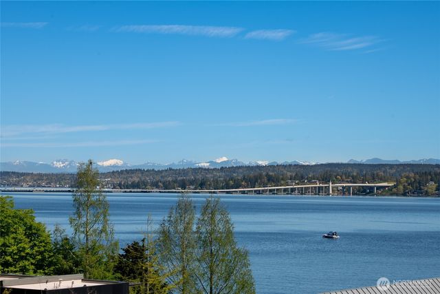 463 39th Avenue E, Seattle, WA 98112