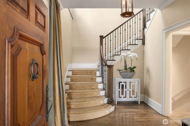 463 39th Avenue E, Seattle, WA 98112