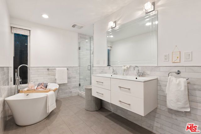 2228 Laurel Canyon Boulevard, Los Angeles, CA 90046