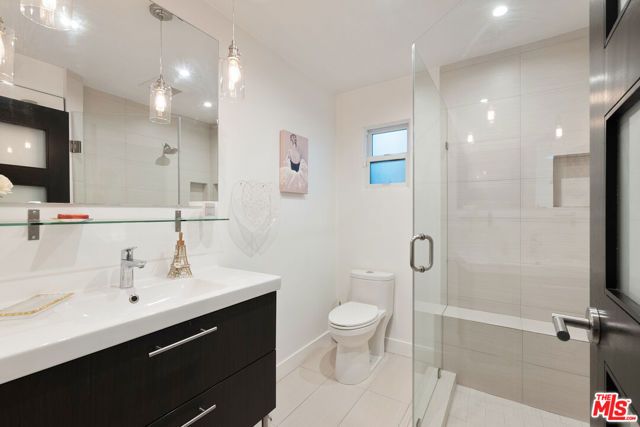 2228 Laurel Canyon Boulevard, Los Angeles, CA 90046