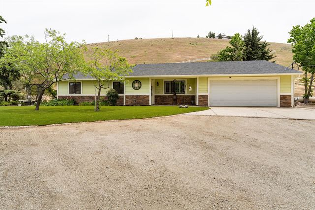 19908 Pine Ridge Drive, Tehachapi, CA 93561