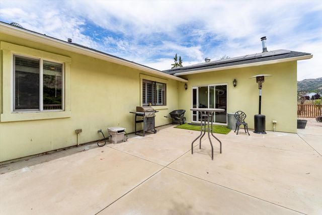 19908 Pine Ridge Drive, Tehachapi, CA 93561