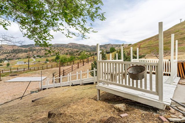19908 Pine Ridge Drive, Tehachapi, CA 93561
