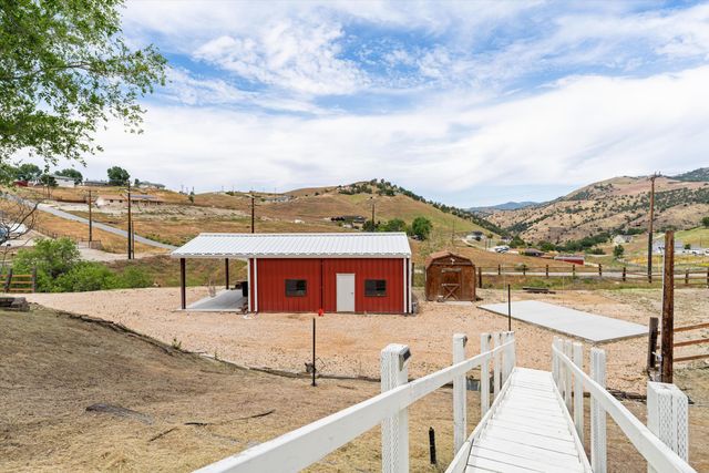 19908 Pine Ridge Drive, Tehachapi, CA 93561