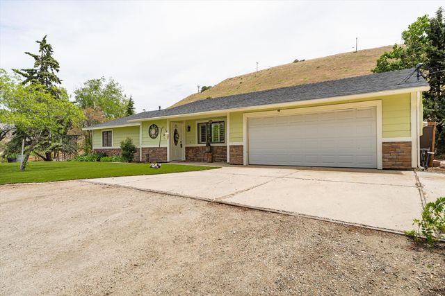 19908 Pine Ridge Drive, Tehachapi, CA 93561