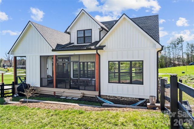 122 Wintercress Drive, Mills River, NC 28759