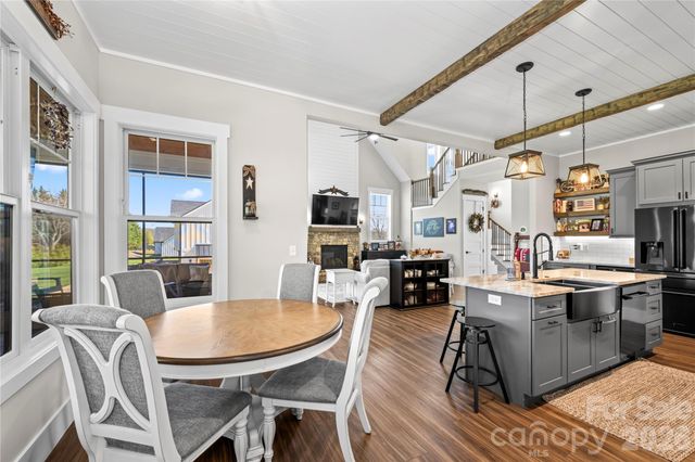122 Wintercress Drive, Mills River, NC 28759